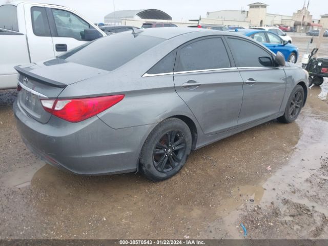 Photo 3 VIN: 5NPEB4AC6DH675070 - HYUNDAI SONATA 