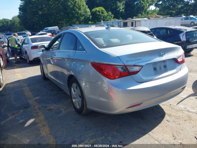 Photo 2 VIN: 5NPEB4AC6DH693682 - HYUNDAI SONATA 