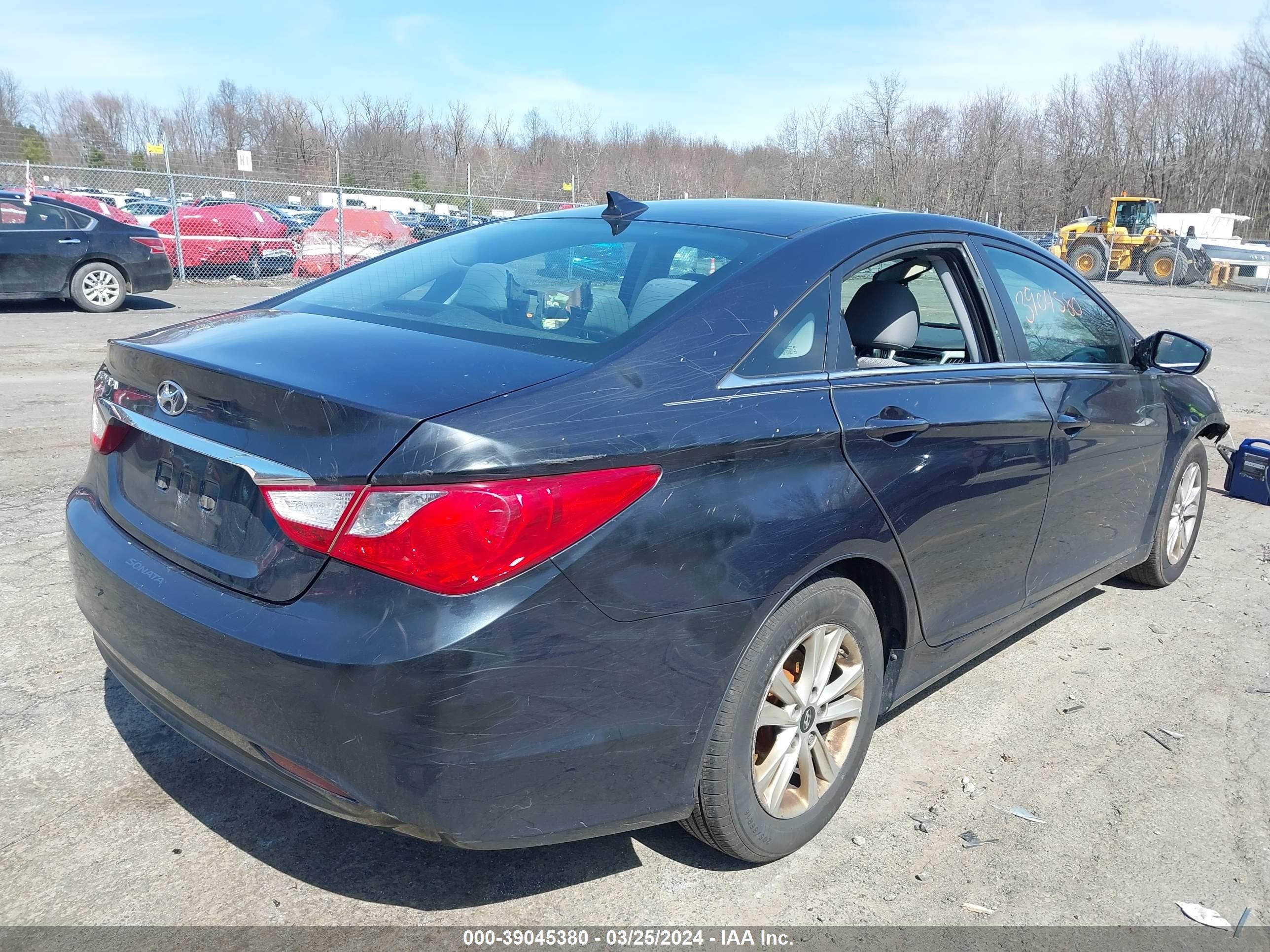 Photo 3 VIN: 5NPEB4AC6DH727992 - HYUNDAI SONATA 