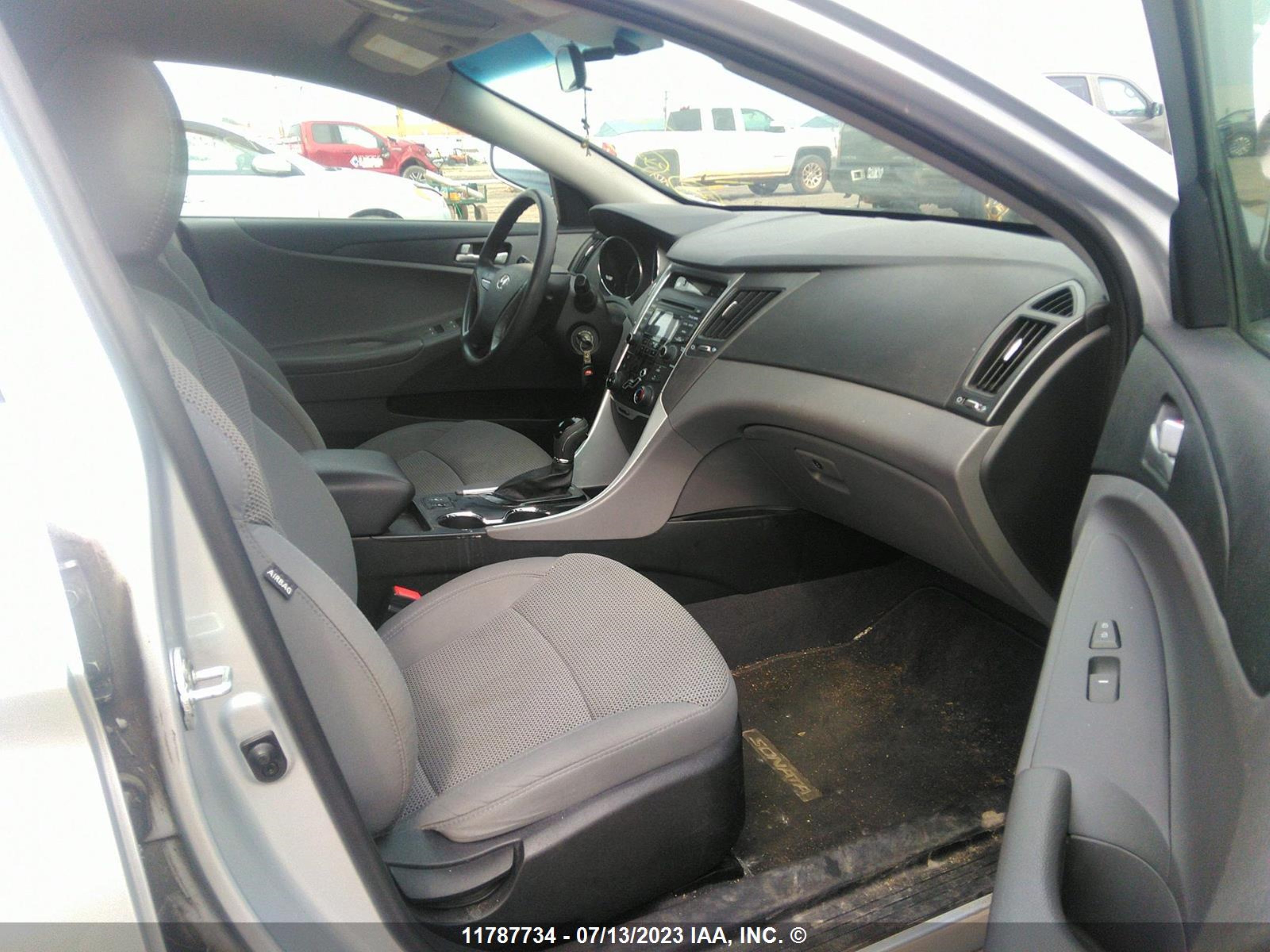 Photo 4 VIN: 5NPEB4AC6DH765593 - HYUNDAI SONATA 