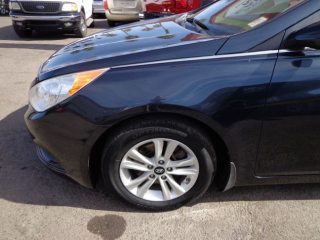 Photo 3 VIN: 5NPEB4AC6DH789330 - HYUNDAI SONATA 