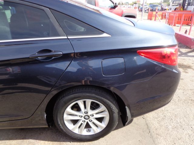 Photo 6 VIN: 5NPEB4AC6DH789330 - HYUNDAI SONATA 