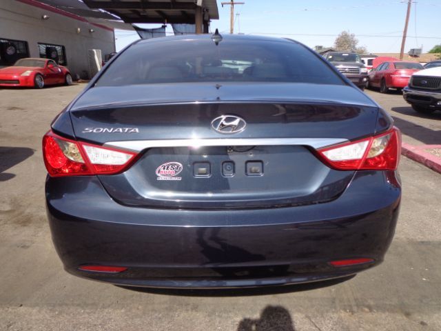 Photo 8 VIN: 5NPEB4AC6DH789330 - HYUNDAI SONATA 