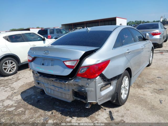 Photo 3 VIN: 5NPEB4AC6EH834719 - HYUNDAI SONATA 