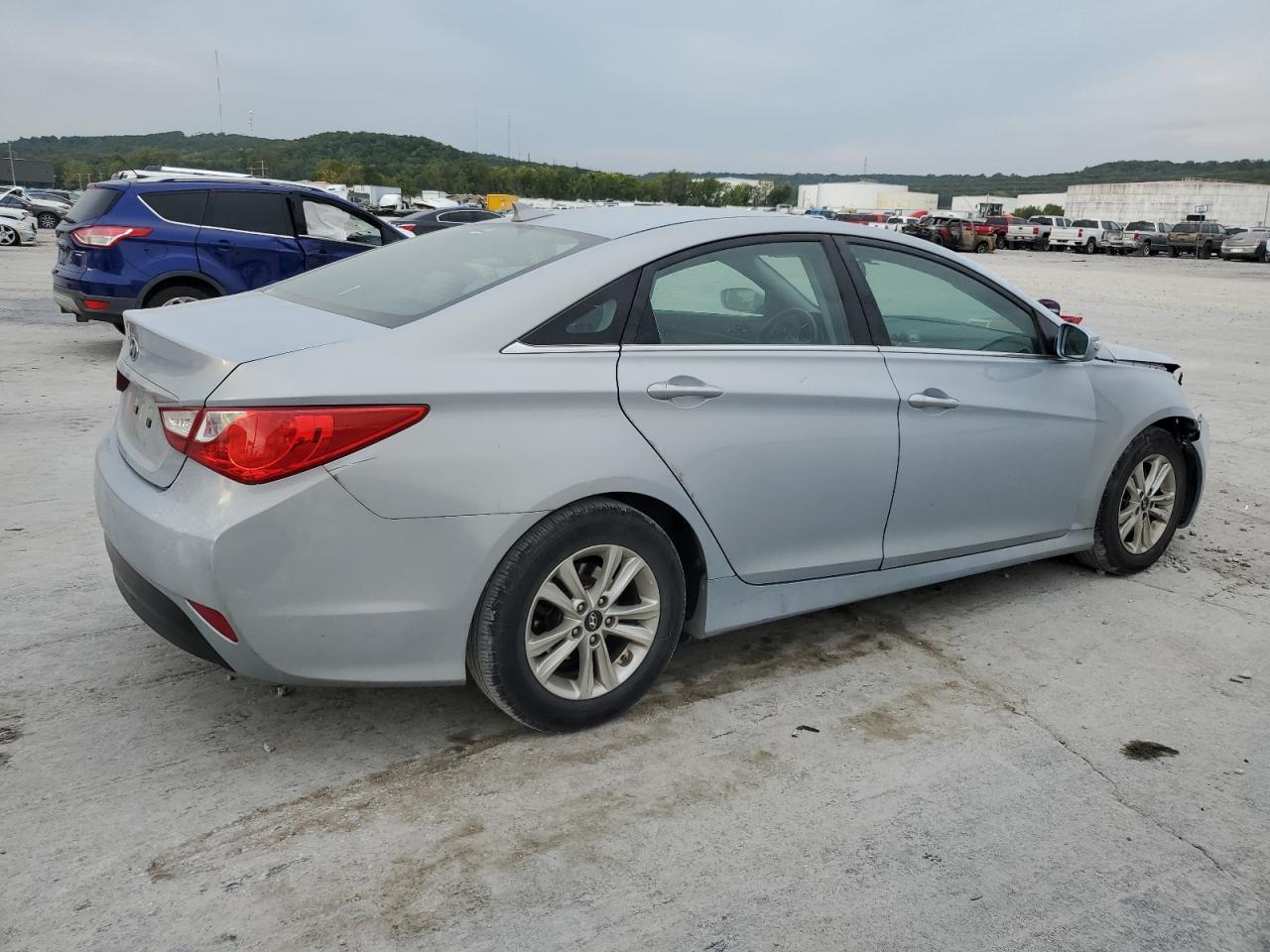 Photo 2 VIN: 5NPEB4AC6EH852928 - HYUNDAI SONATA 