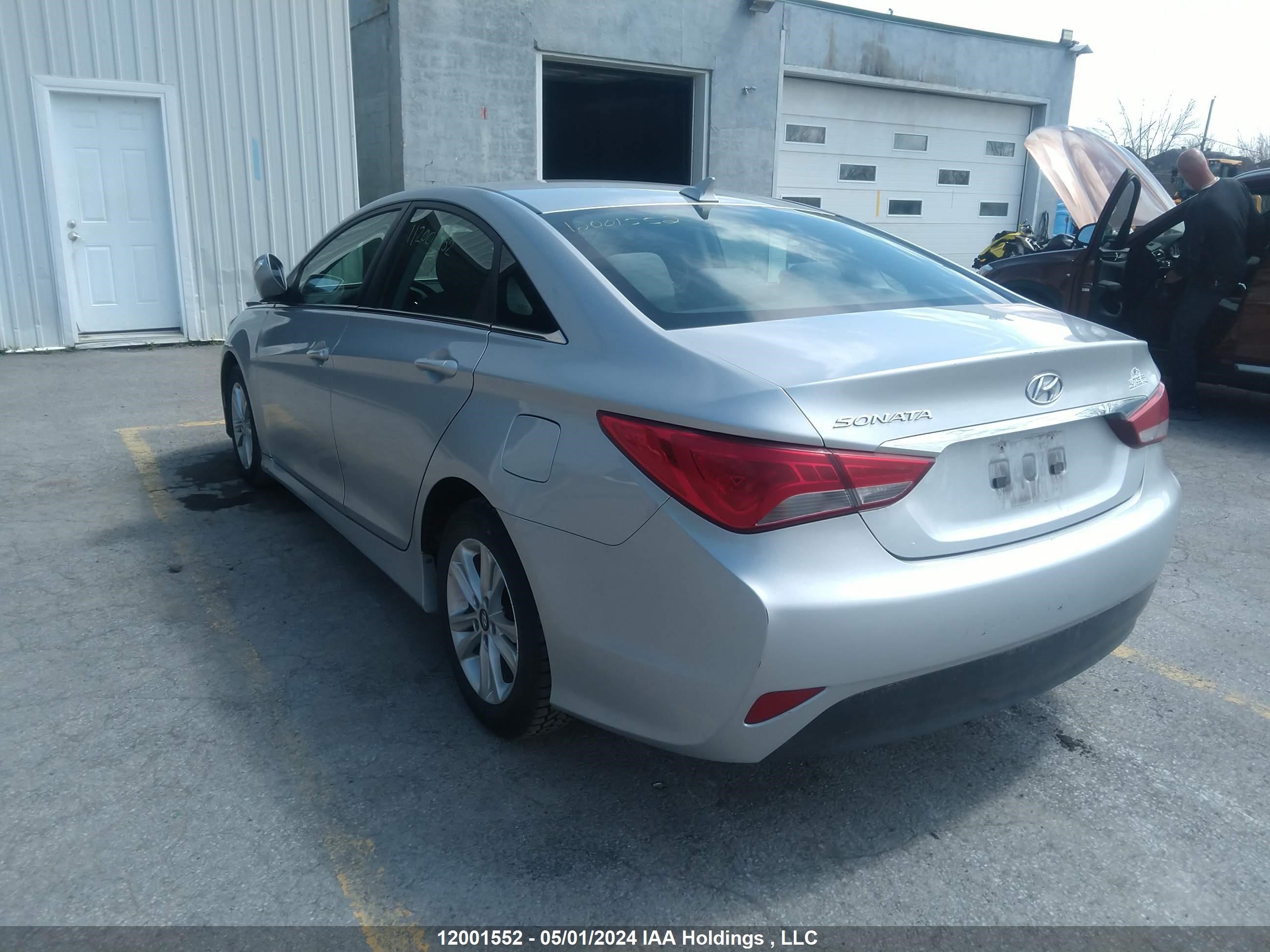 Photo 2 VIN: 5NPEB4AC6EH911024 - HYUNDAI SONATA 