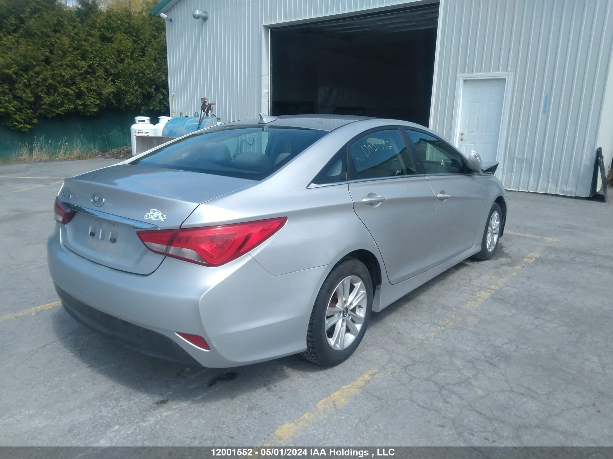 Photo 3 VIN: 5NPEB4AC6EH911024 - HYUNDAI SONATA 