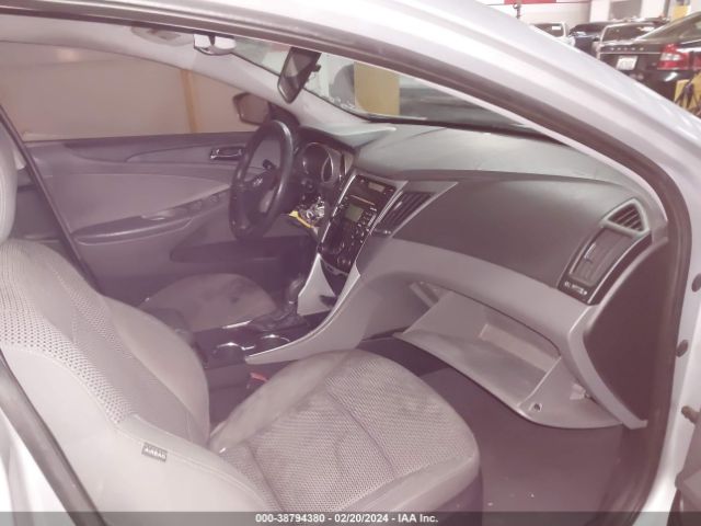 Photo 4 VIN: 5NPEB4AC7BH004827 - HYUNDAI SONATA 