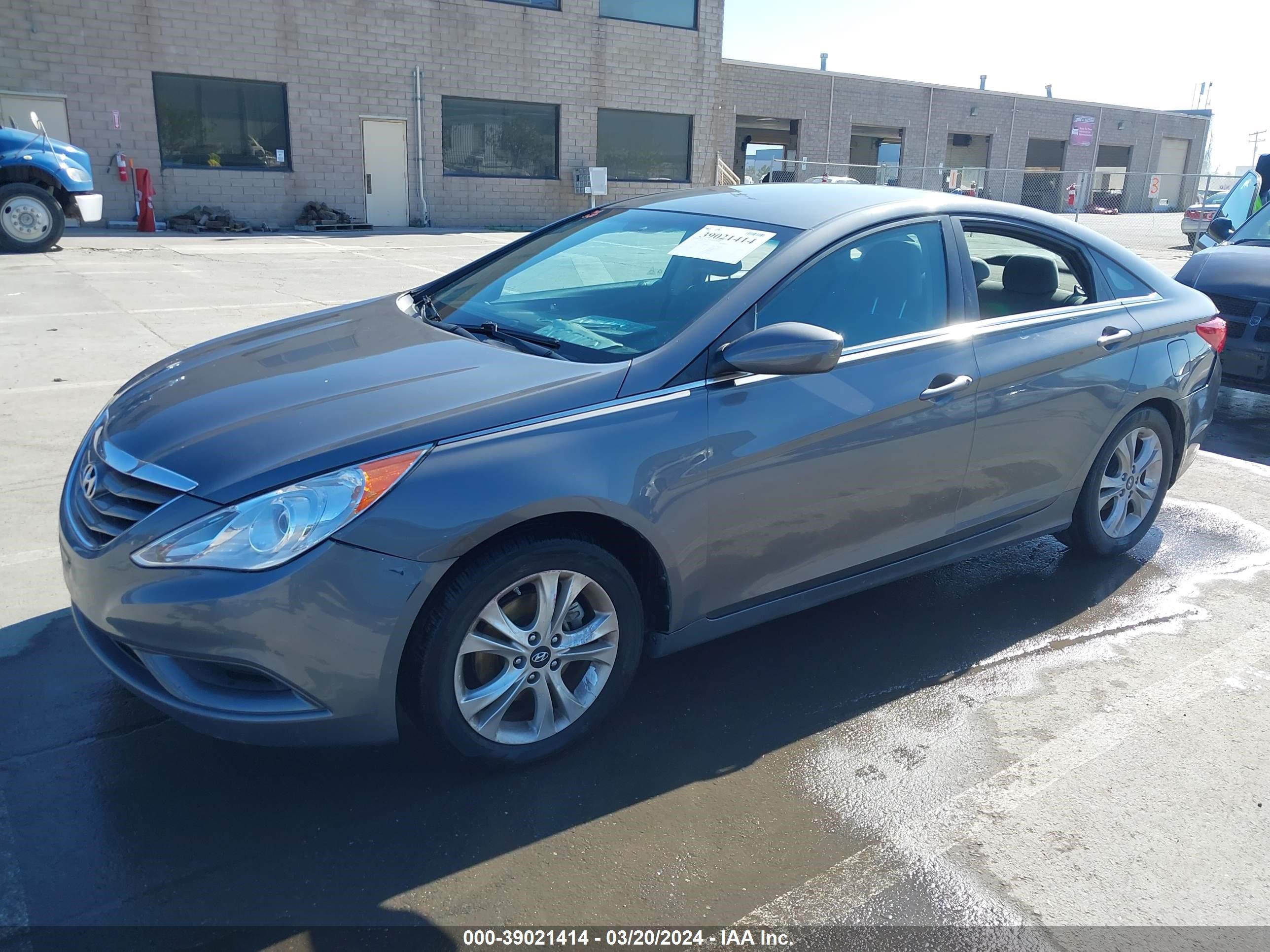 Photo 1 VIN: 5NPEB4AC7BH041943 - HYUNDAI SONATA 