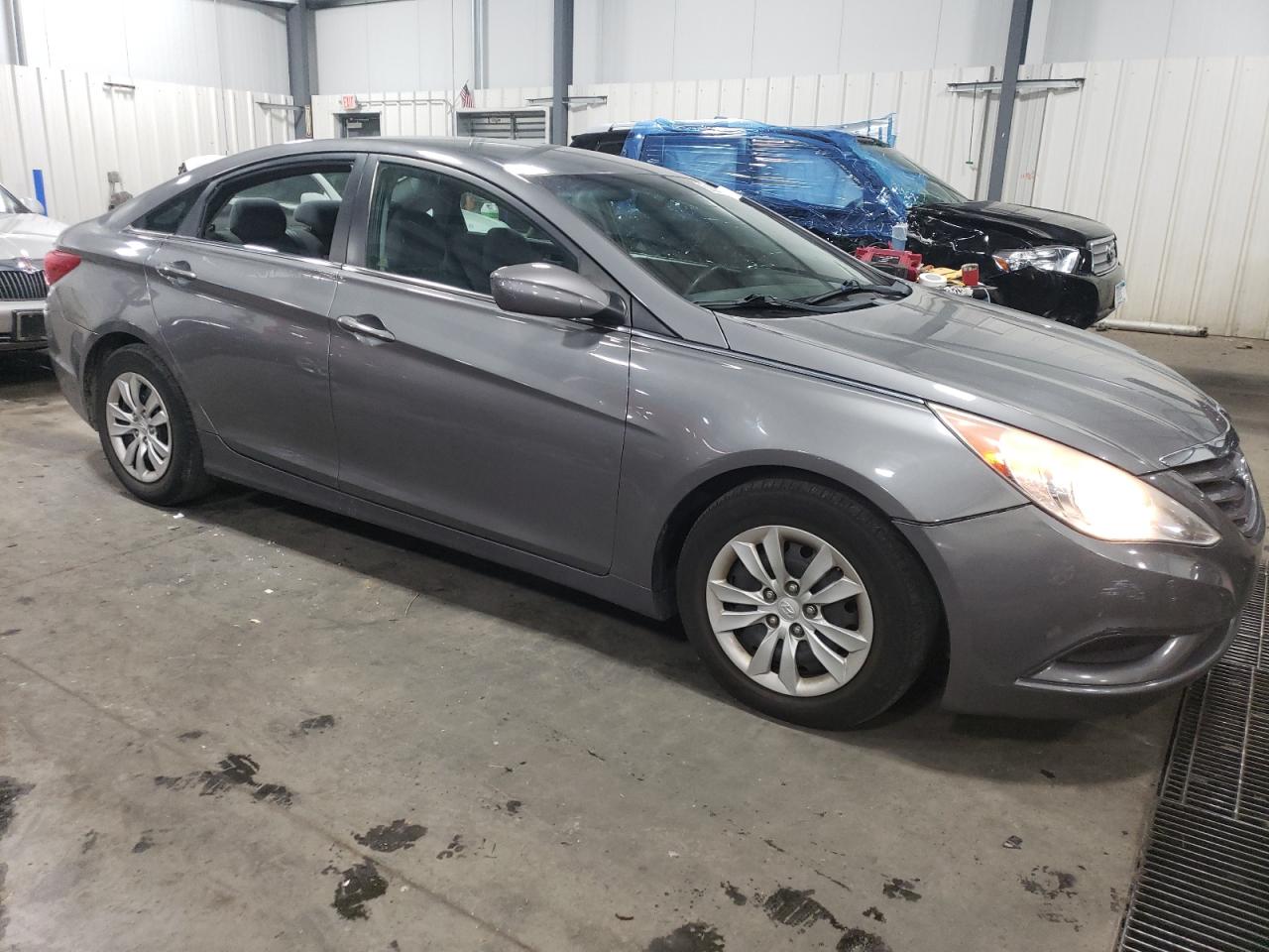 Photo 3 VIN: 5NPEB4AC7BH052375 - HYUNDAI SONATA 