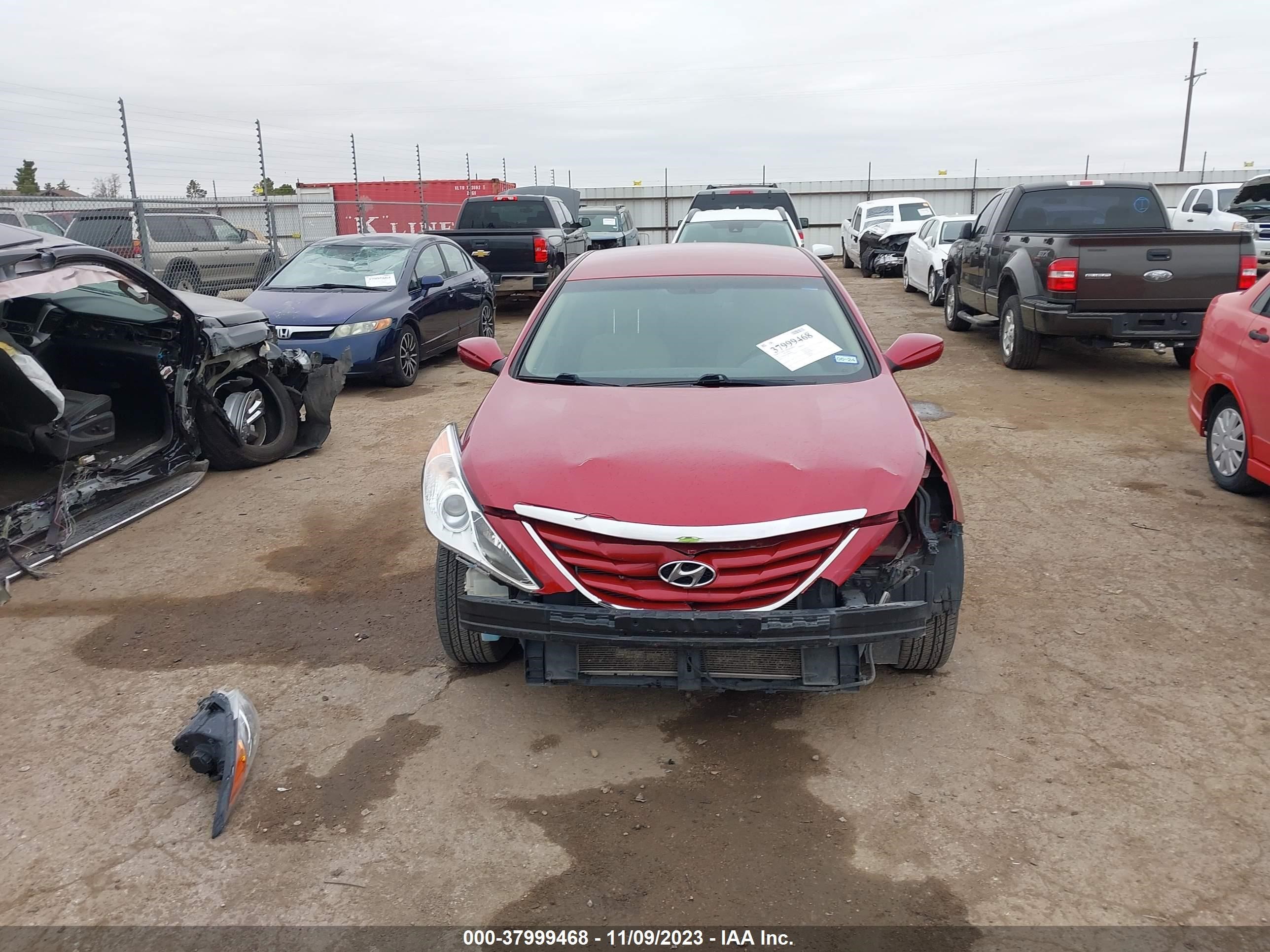 Photo 12 VIN: 5NPEB4AC7BH100506 - HYUNDAI SONATA 