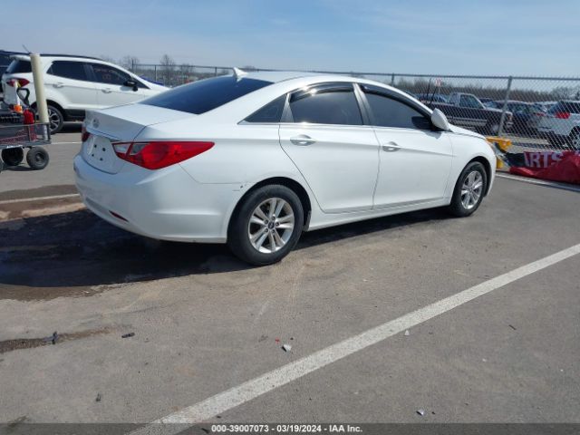 Photo 3 VIN: 5NPEB4AC7BH101395 - HYUNDAI SONATA 