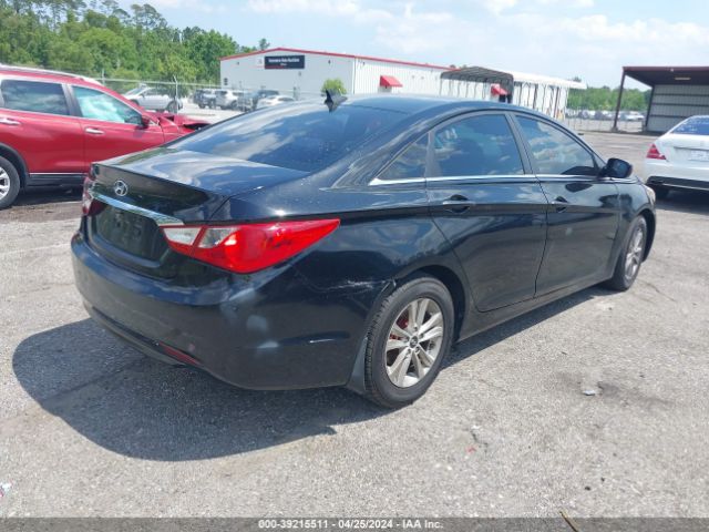 Photo 3 VIN: 5NPEB4AC7BH123865 - HYUNDAI SONATA 