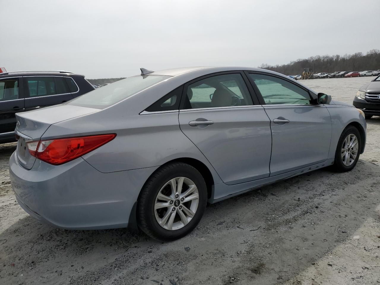 Photo 2 VIN: 5NPEB4AC7BH136096 - HYUNDAI SONATA 