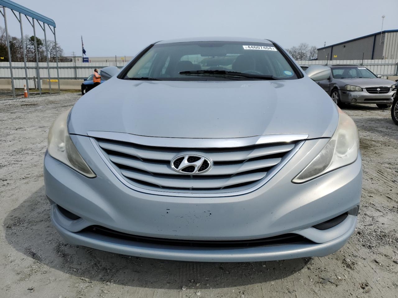 Photo 4 VIN: 5NPEB4AC7BH136096 - HYUNDAI SONATA 