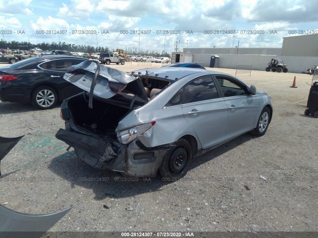 Photo 3 VIN: 5NPEB4AC7BH137104 - HYUNDAI SONATA 