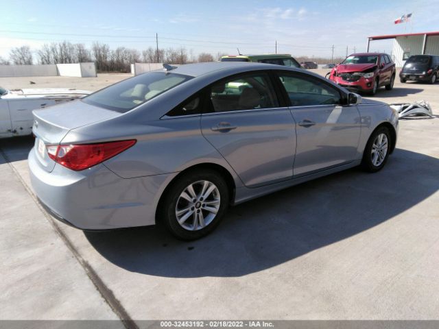 Photo 3 VIN: 5NPEB4AC7BH142223 - HYUNDAI SONATA 