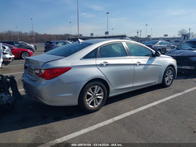 Photo 3 VIN: 5NPEB4AC7BH142609 - HYUNDAI SONATA 