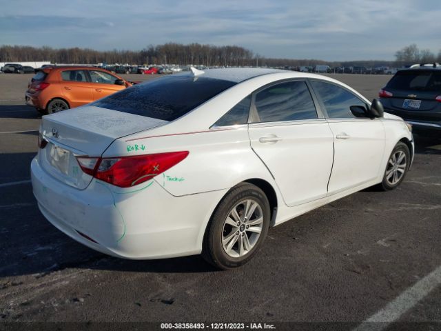 Photo 3 VIN: 5NPEB4AC7BH196704 - HYUNDAI SONATA 