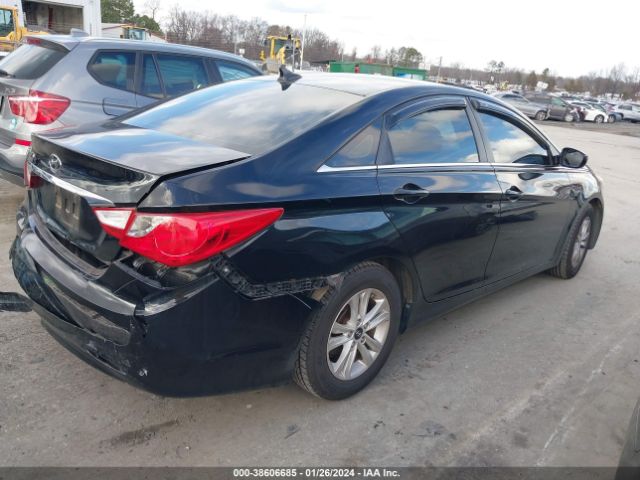 Photo 3 VIN: 5NPEB4AC7BH207944 - HYUNDAI SONATA 