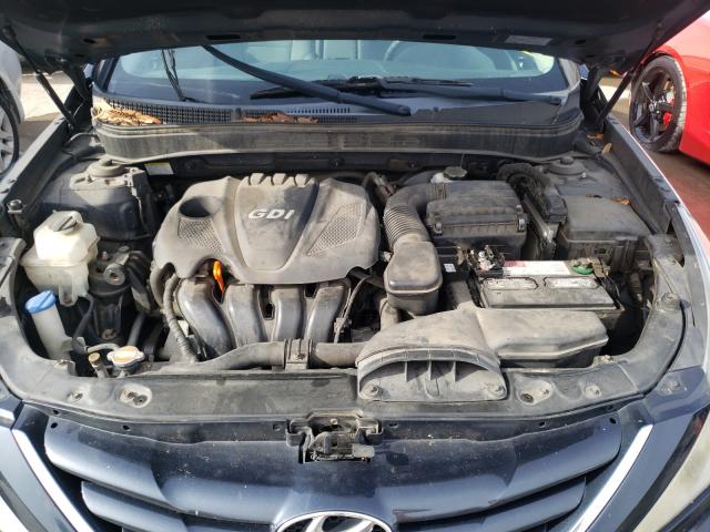 Photo 6 VIN: 5NPEB4AC7BH208205 - HYUNDAI SONATA GLS 