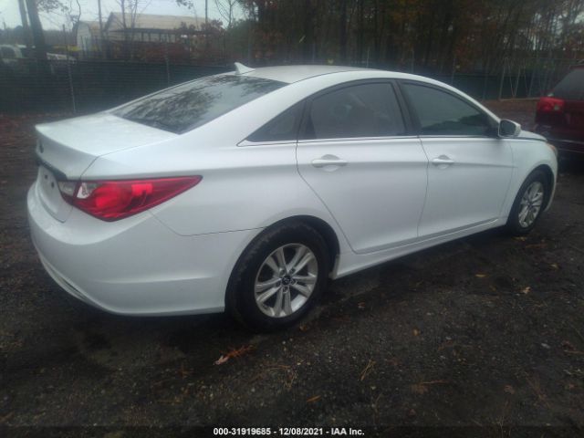 Photo 3 VIN: 5NPEB4AC7BH301919 - HYUNDAI SONATA 