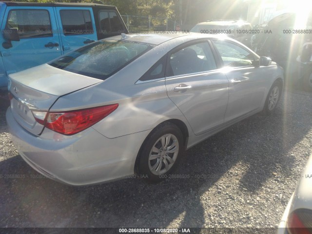 Photo 3 VIN: 5NPEB4AC7CH323677 - HYUNDAI SONATA 