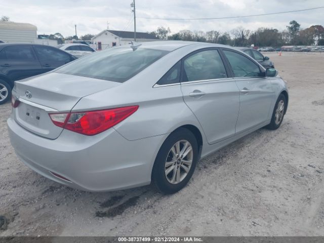 Photo 3 VIN: 5NPEB4AC7CH340740 - HYUNDAI SONATA 