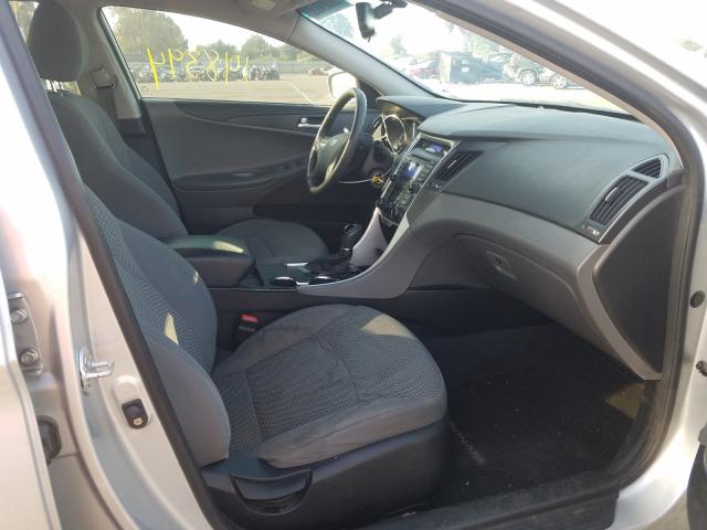 Photo 4 VIN: 5NPEB4AC7CH358252 - HYUNDAI SONATA GLS 