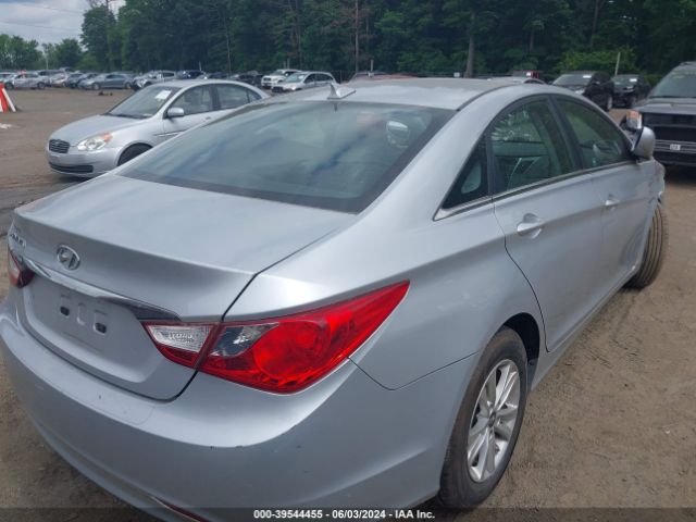 Photo 3 VIN: 5NPEB4AC7CH383443 - HYUNDAI SONATA 