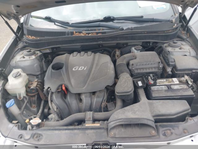 Photo 9 VIN: 5NPEB4AC7CH383443 - HYUNDAI SONATA 