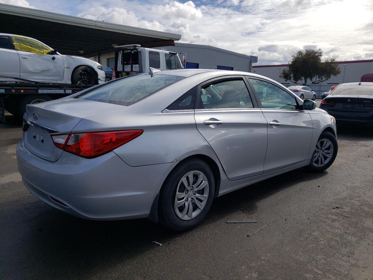 Photo 2 VIN: 5NPEB4AC7CH400189 - HYUNDAI SONATA 