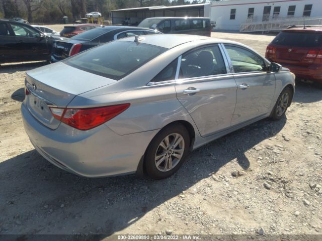 Photo 3 VIN: 5NPEB4AC7CH447576 - HYUNDAI SONATA 