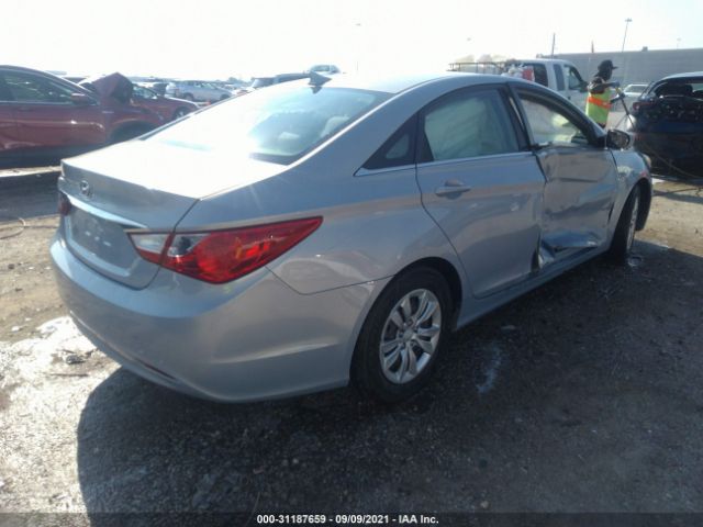 Photo 3 VIN: 5NPEB4AC7CH450901 - HYUNDAI SONATA 