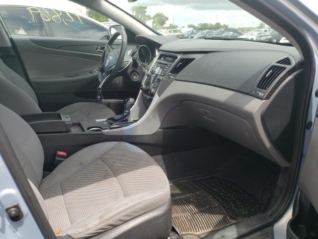 Photo 4 VIN: 5NPEB4AC7CH450915 - HYUNDAI SONATA GLS 