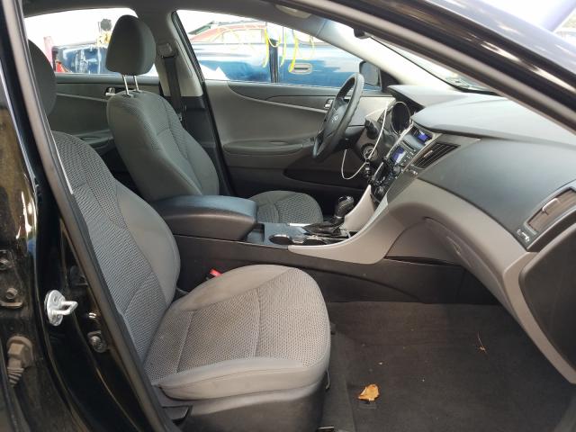 Photo 4 VIN: 5NPEB4AC7CH468802 - HYUNDAI SONATA GLS 