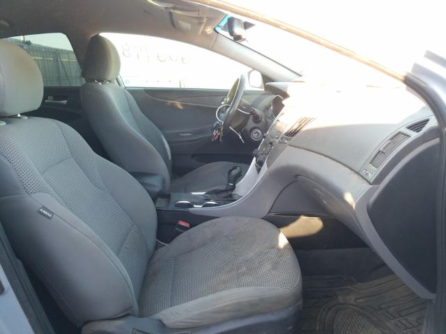 Photo 4 VIN: 5NPEB4AC7CH477547 - HYUNDAI SONATA GLS 