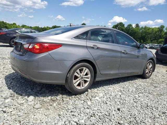 Photo 2 VIN: 5NPEB4AC7CH489973 - HYUNDAI SONATA GLS 