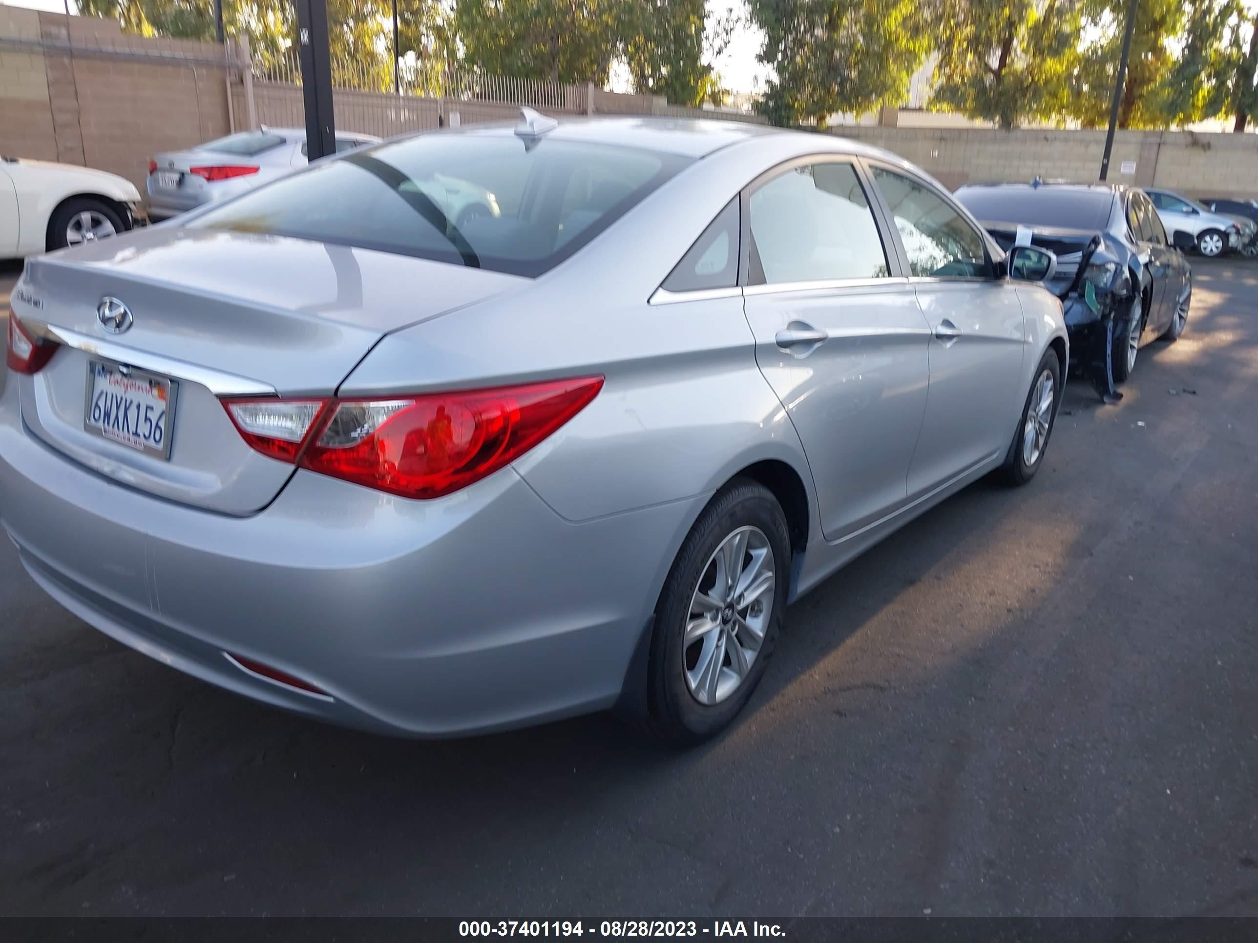 Photo 3 VIN: 5NPEB4AC7DH529003 - HYUNDAI SONATA 