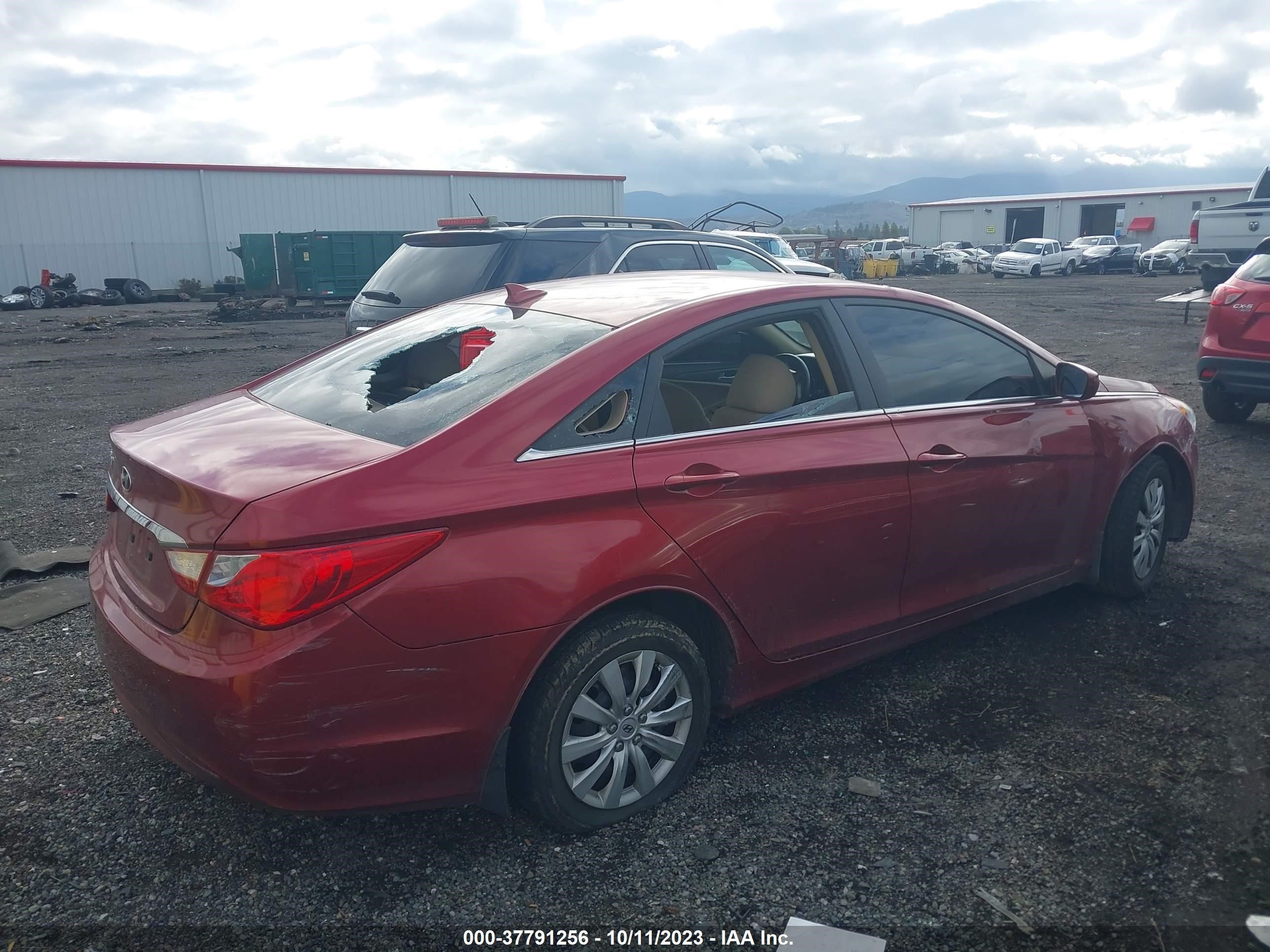 Photo 11 VIN: 5NPEB4AC7DH555293 - HYUNDAI SONATA 