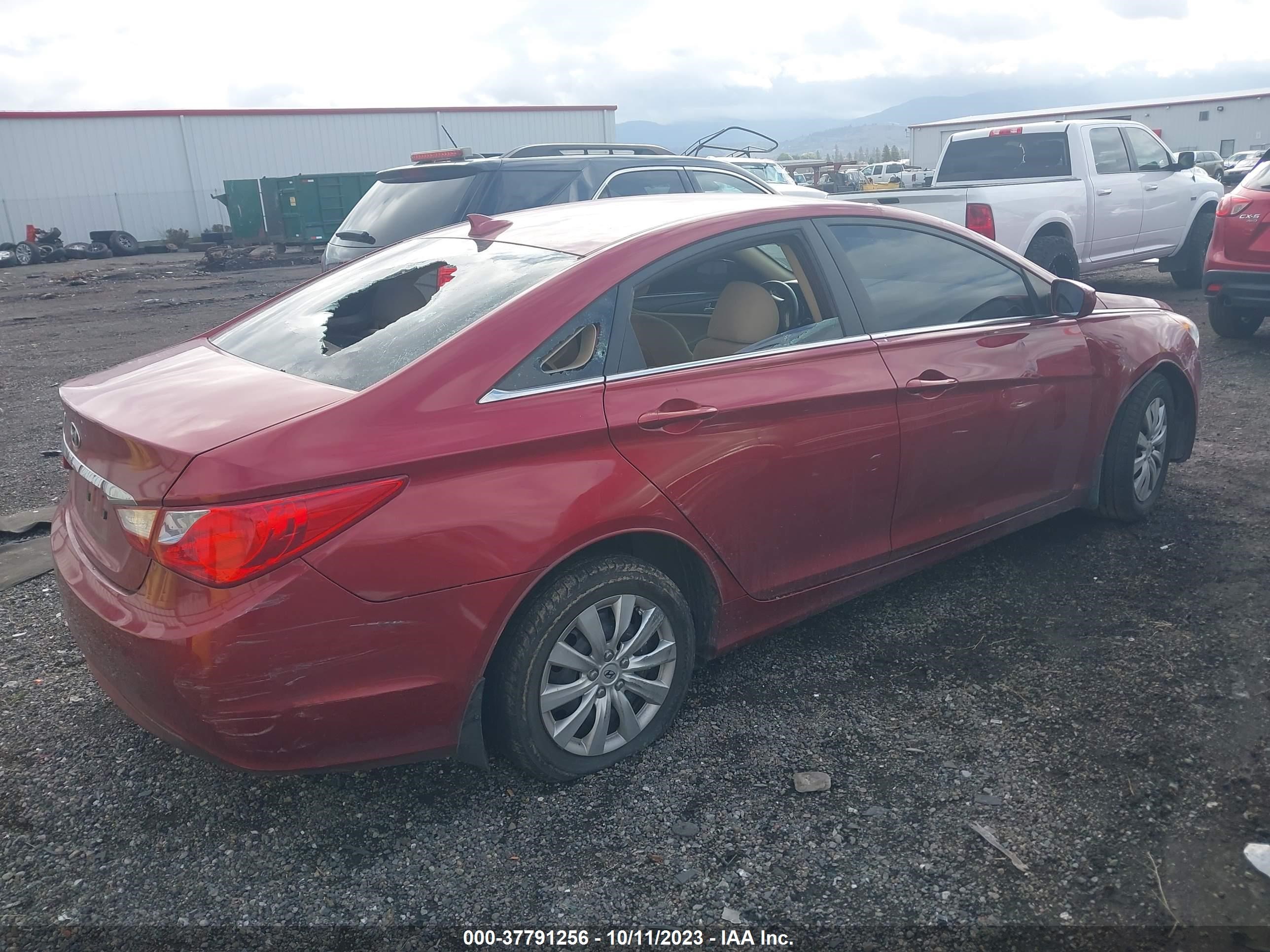 Photo 3 VIN: 5NPEB4AC7DH555293 - HYUNDAI SONATA 