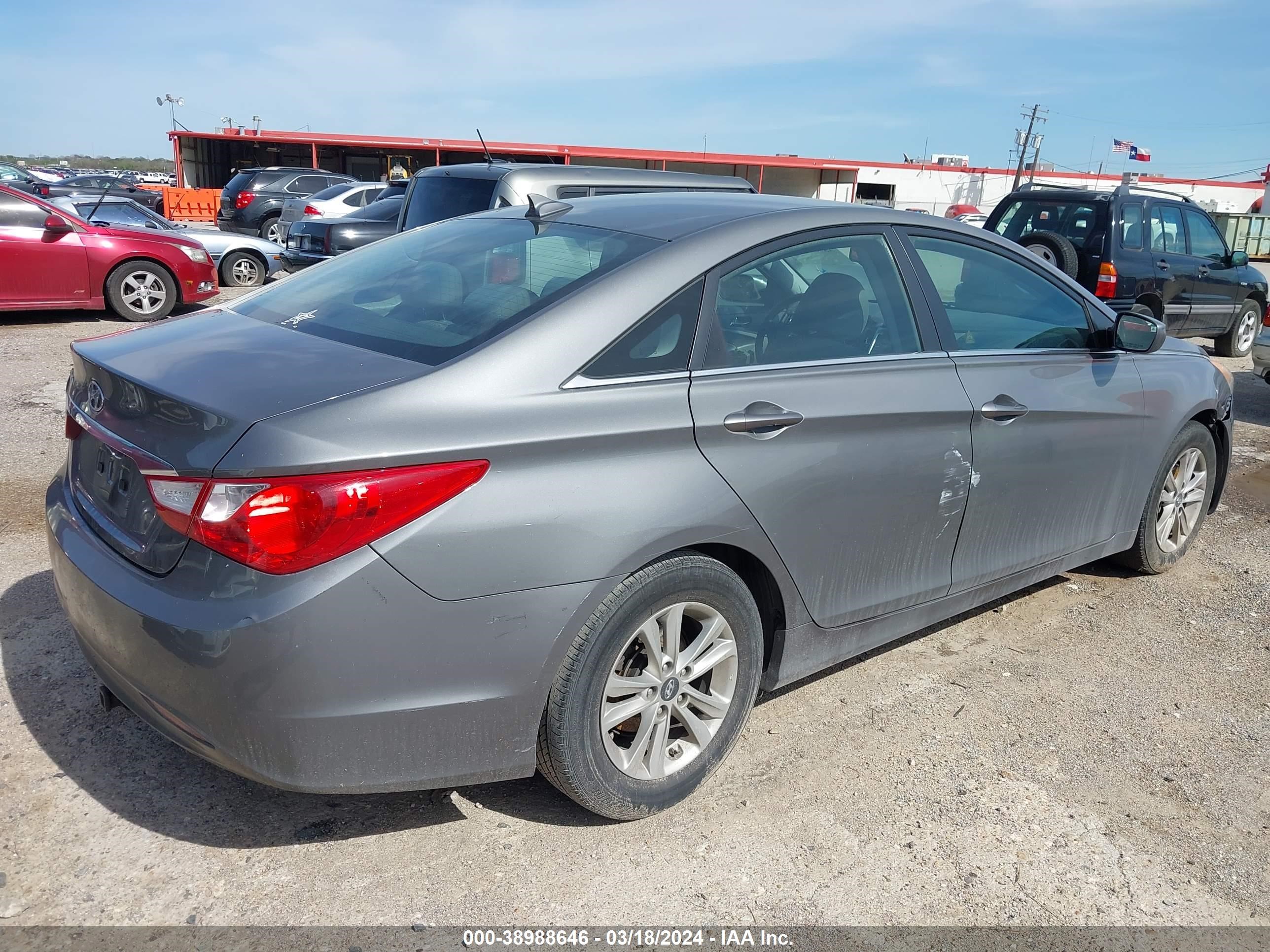 Photo 3 VIN: 5NPEB4AC7DH556377 - HYUNDAI SONATA 