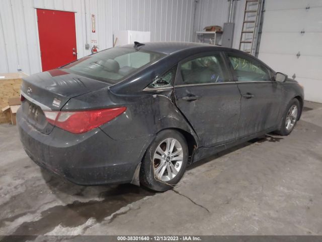 Photo 3 VIN: 5NPEB4AC7DH557416 - HYUNDAI SONATA 