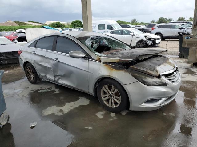 Photo 3 VIN: 5NPEB4AC7DH635984 - HYUNDAI SONATA GLS 