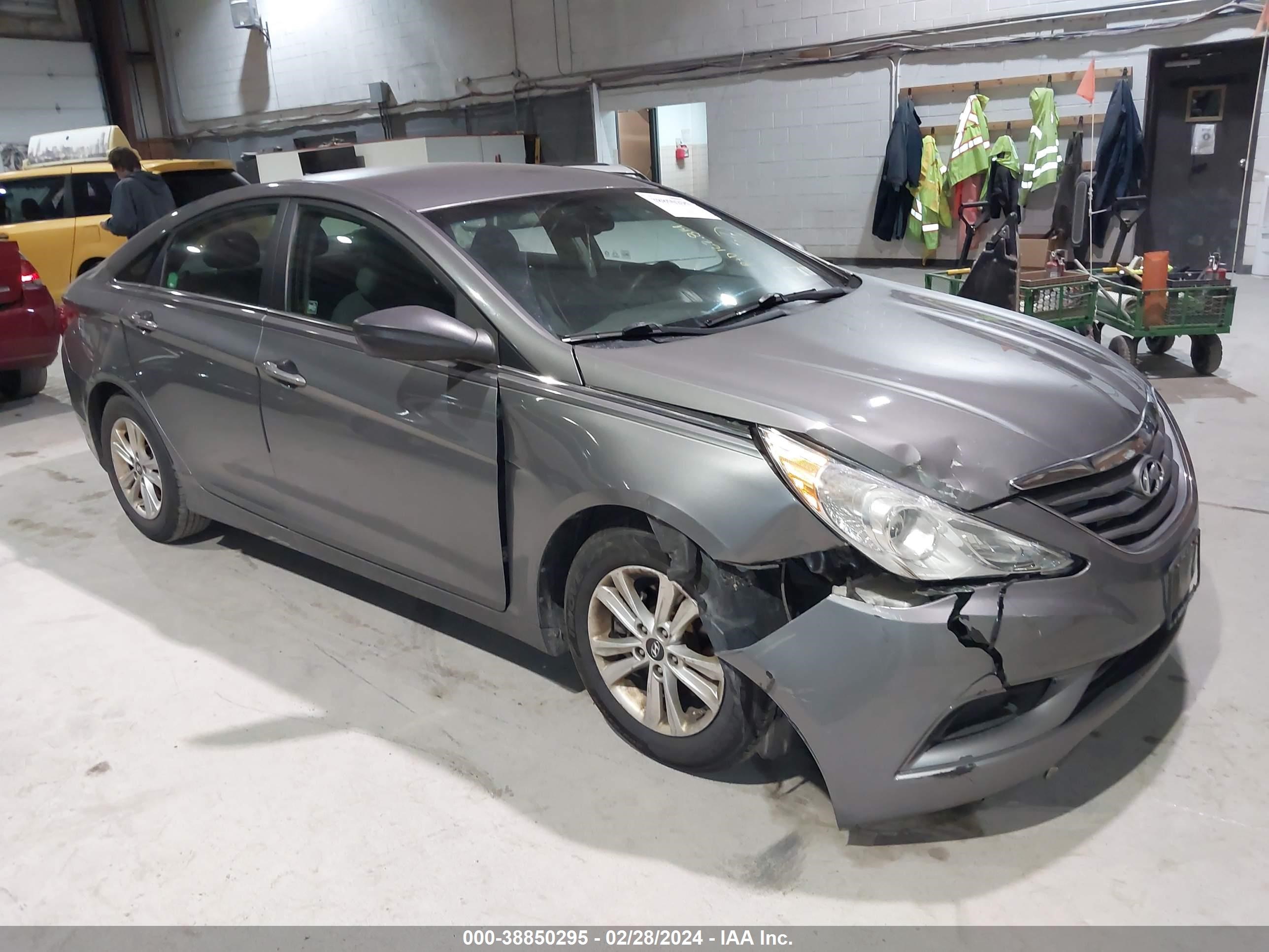 Photo 0 VIN: 5NPEB4AC7DH656141 - HYUNDAI SONATA 