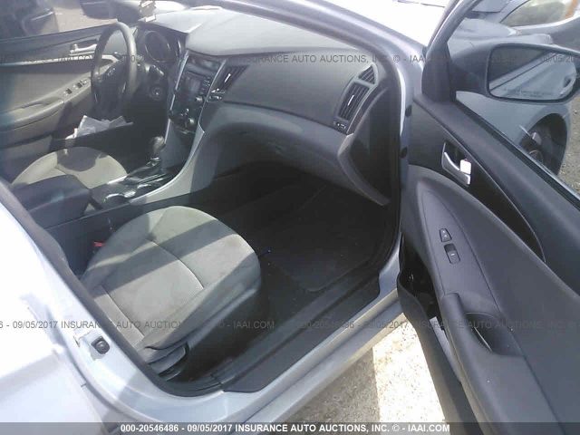 Photo 4 VIN: 5NPEB4AC7DH685073 - HYUNDAI SONATA 