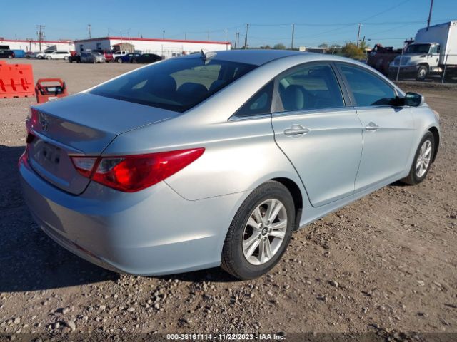 Photo 3 VIN: 5NPEB4AC7DH748026 - HYUNDAI SONATA 