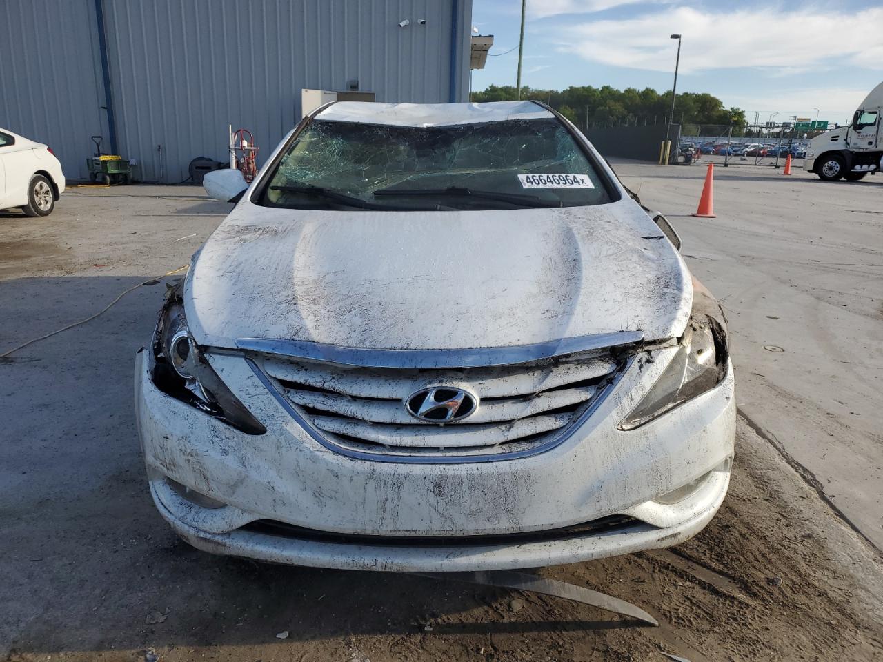 Photo 4 VIN: 5NPEB4AC7DH781186 - HYUNDAI SONATA 