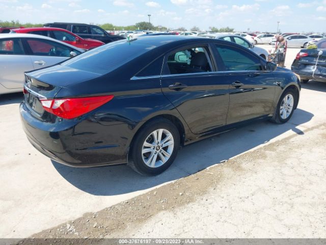 Photo 3 VIN: 5NPEB4AC7DH783732 - HYUNDAI SONATA 