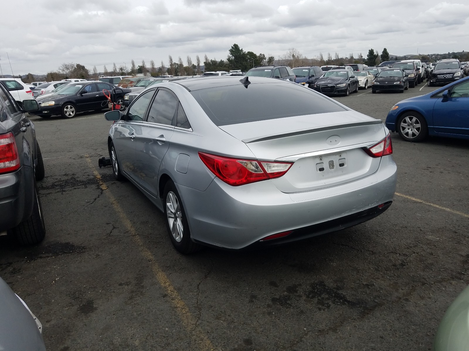 Photo 2 VIN: 5NPEB4AC7DH805566 - HYUNDAI SONATA GLS 